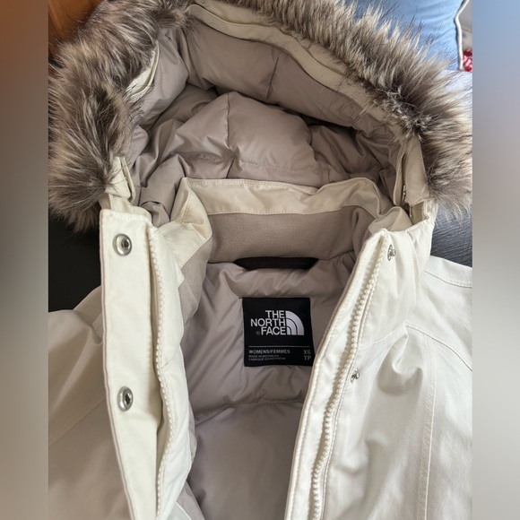 SOLD The North Face arctic parka - Picture 4 of 13